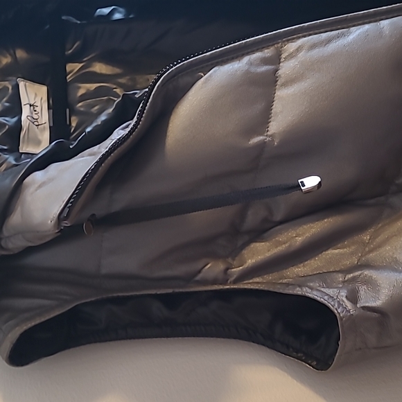 Genuine leather and Goose Down filled Vest - Picture 6 of 7